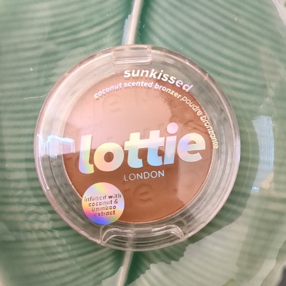 lottie-london-makeup-coconut-scented-bronzer-poshmark